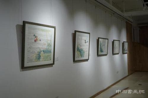“点秋香”五人展的五色之魅画展在大千画廊美术馆开幕