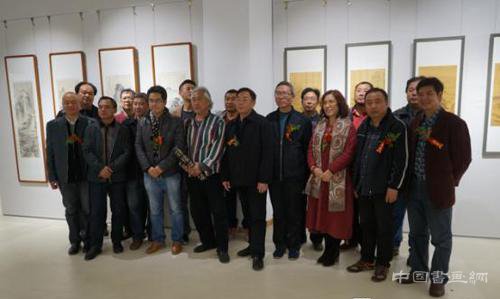 “点秋香”五人展的五色之魅画展在大千画廊美术馆开幕
