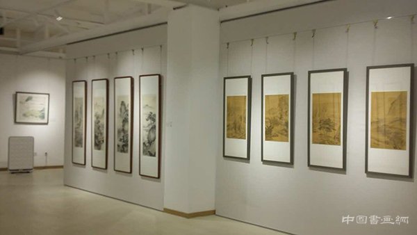 “点秋香”五人展的五色之魅画展在大千画廊美术馆开幕