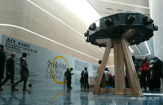 全球中国艺术展人气爆棚:63层写字楼变空中美术馆