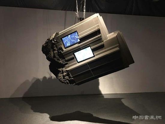 全球中国艺术展人气爆棚:63层写字楼变空中美术馆