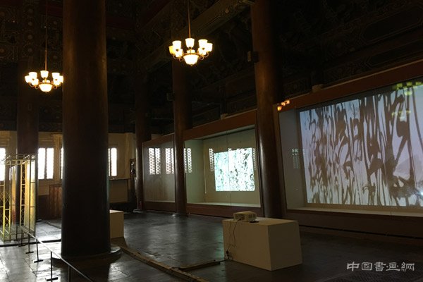第三届《诗书画》年度展:王冬龄现场书法太庙古今对话