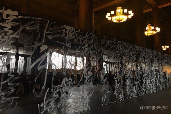 第三届《诗书画》年度展:王冬龄现场书法太庙古今对话