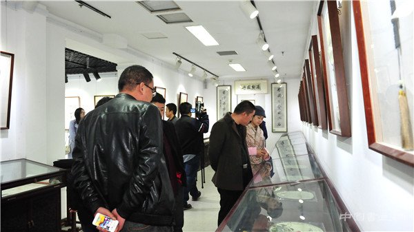 纨扇清风—系列宫扇展(第二期）在北京琉璃厂一得阁丹凤朝阳美术馆隆重开展