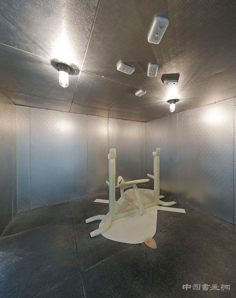 身体的祭坛,时间的难民:马修·巴尼纽约回顾展