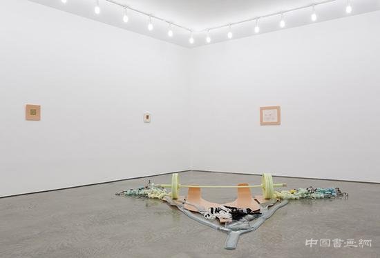 身体的祭坛,时间的难民:马修·巴尼纽约回顾展