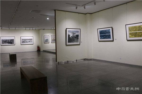 “走进太行——河北古村落版画作品展”在河北美术馆隆重开幕