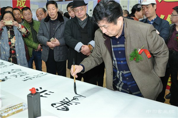 江苏滨海第二届微友暨名家书画邀请展在滨海县体育馆拉开序幕