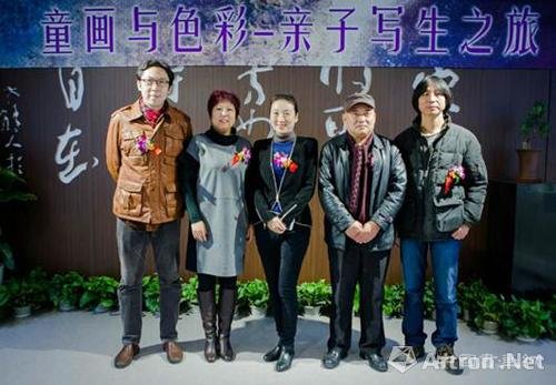 “童画与色彩——油画名家面对面”大得珍藏馆亲子写生之旅在京启幕