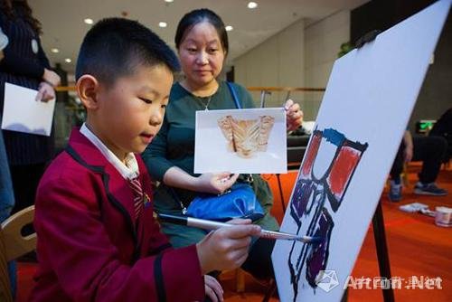 “童画与色彩——油画名家面对面”大得珍藏馆亲子写生之旅在京启幕