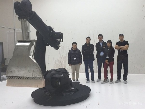 中国艺术家联手KUKA震撼刷爆古根海姆美术馆