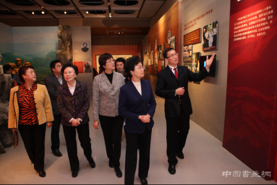 永远的女红军--红军长征胜利80周年纪念展开幕