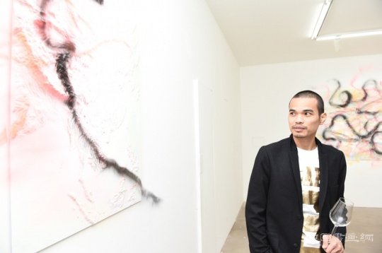 艺术家 梁半
德萨梁半个展:让风景都动起来