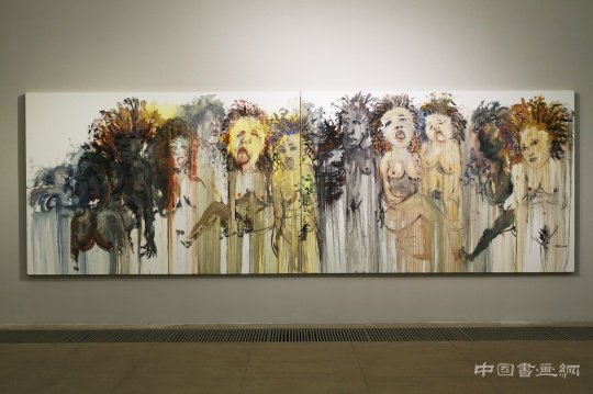 展览中尺幅最大的一幅作品《16状态0号》右 200cmx600cm 布面油画 2016
癫狂与绚烂 异色状态——张旭东作品展在白盒子艺术馆开幕