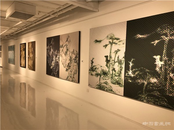 扫一扫当代艺术展在山水美术馆开幕