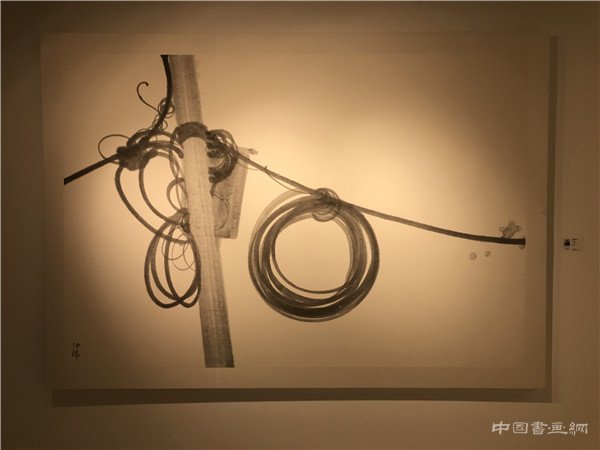 扫一扫当代艺术展在山水美术馆开幕
