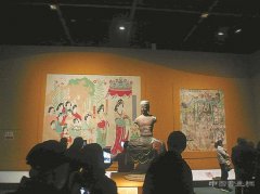 <b>丝路之魂文物特展首日观展人数过万</b>