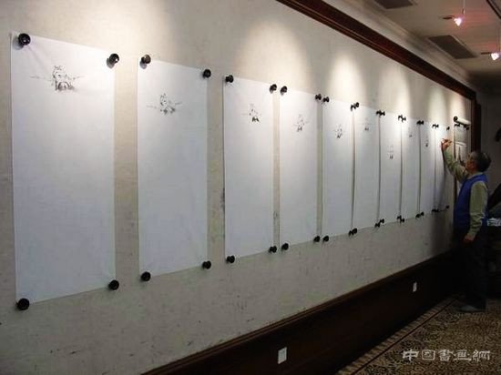 通宵排队为买画？一些画家的天价何以成为笑话