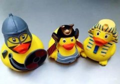 怎样变化让英国博物馆衍生品成为收入主要来源之一？