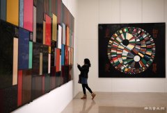 国博举办“大漆之光——乔十光八十艺术展”
