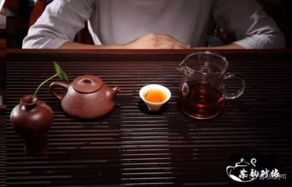 为什么泡茶必须要用紫砂壶？