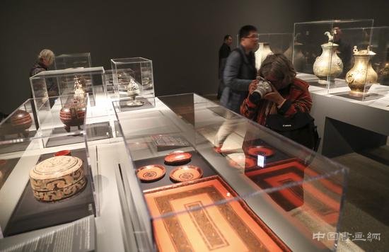 “秦汉文明”展走进美国大都会博物馆