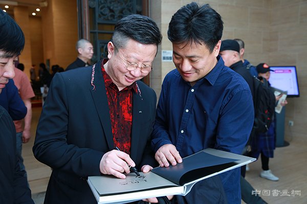 旅法华裔艺术家王衍成力作亮相中国美术馆