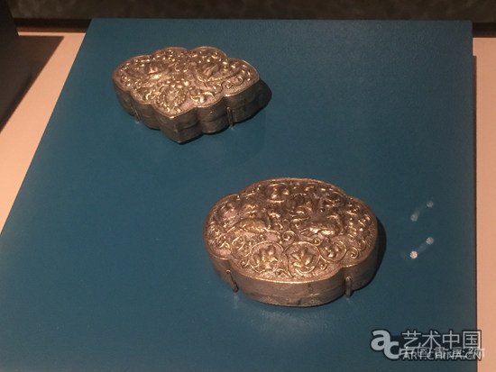 千年前的“海上丝路”：“黑石号”文物纽约展出