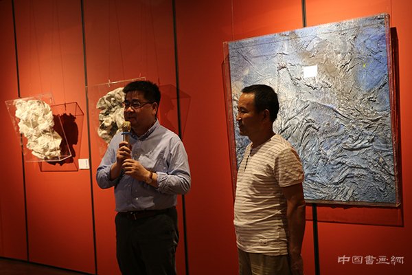 “凹凸丹青—胡又笨新作展”在北京陶然天艺术沙龙举行