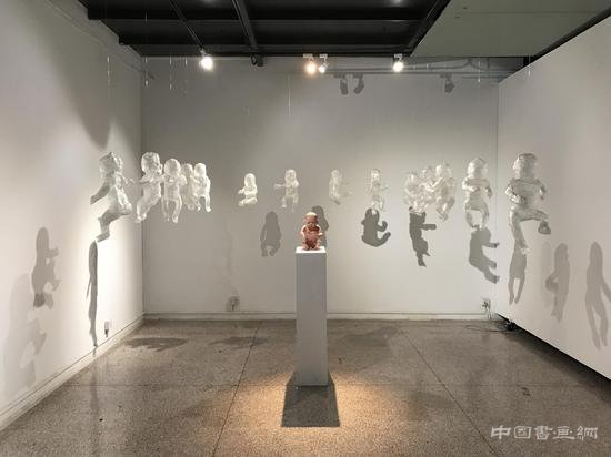 798艺术区“塑料不酷”——影像•摄影•综合艺术展开幕