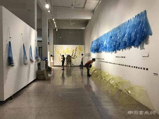 798艺术区“塑料不酷”——影像•摄影•综合艺术展开幕
