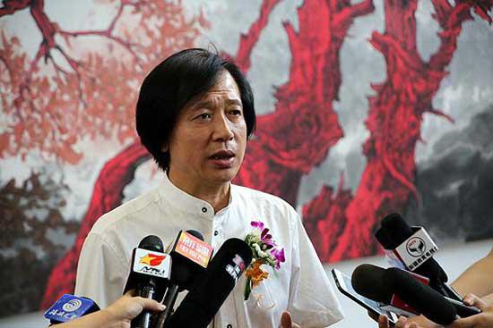 <b>“情牵丝路 不朽胡杨”周尊圣胡杨作品展隆重开幕</b>