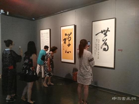 第五届“经典与风范”当代值得关注的艺术家——关东华