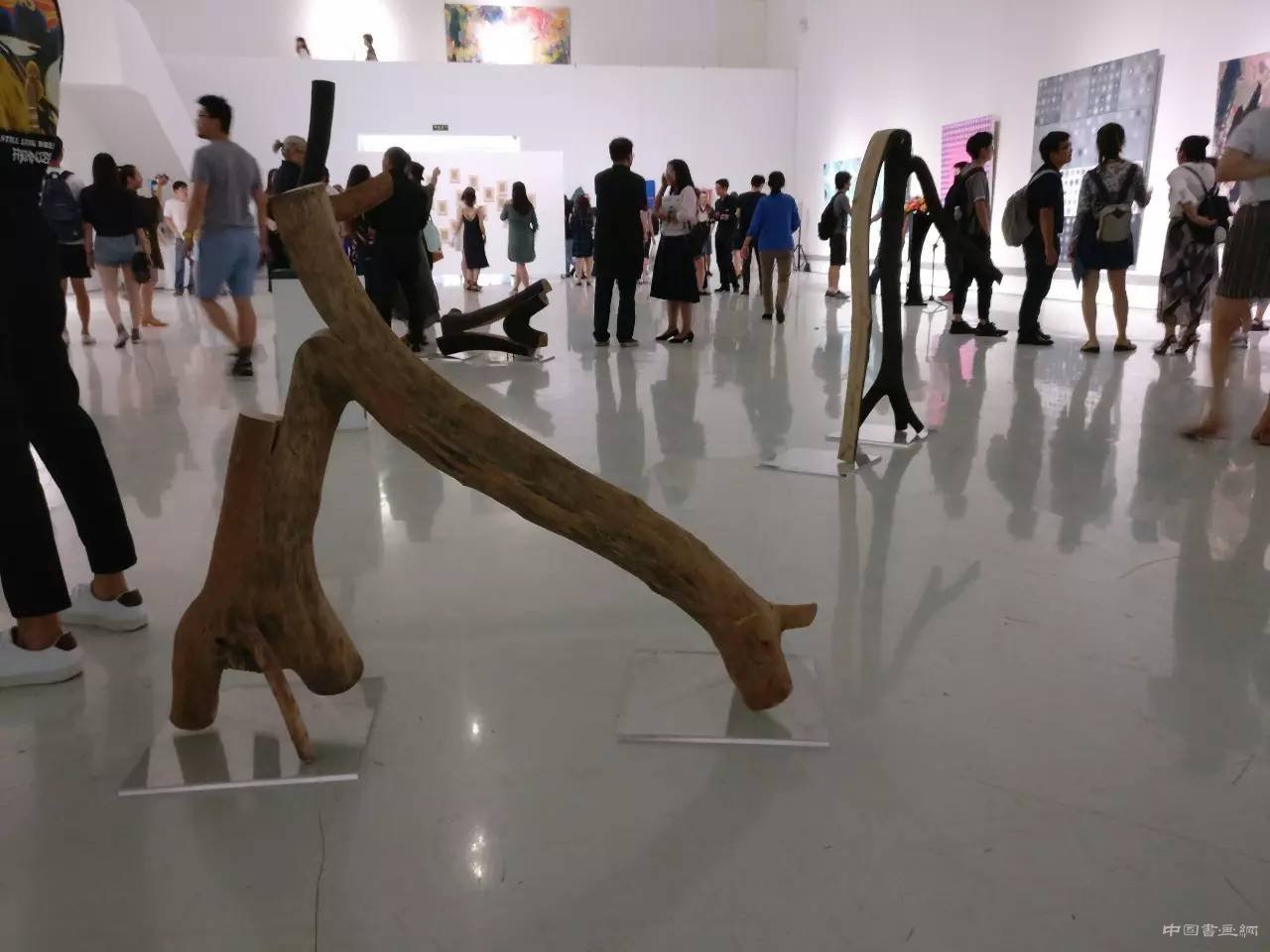  “以抽象的名义——获奖青年艺术家作品展”于北京悦•美术馆开幕