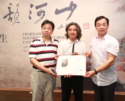 伍霖生艺术展在中国美术馆展出