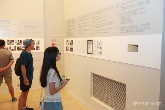 伍霖生艺术展在中国美术馆展出