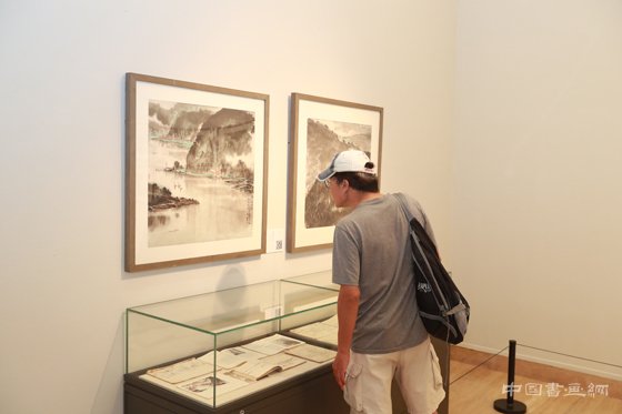 伍霖生艺术展在中国美术馆展出