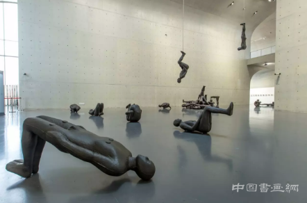 安东尼葛姆雷:把身体切入雕塑