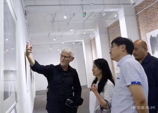 对话包豪斯 赵无眠艺术展在北京798开幕