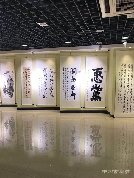 喜迎十九大KK直播走进浙江省公务员书画展