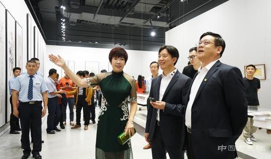“执管风韵”管峻书画展于德基美术馆开馆日亮相