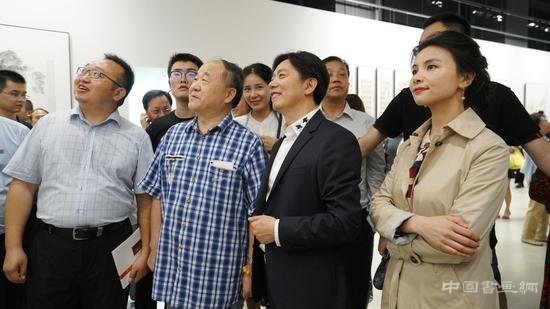 “执管风韵”管峻书画展于德基美术馆开馆日亮相