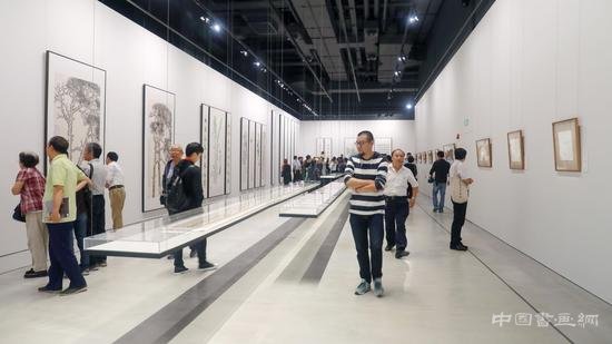 “执管风韵”管峻书画展于德基美术馆开馆日亮相