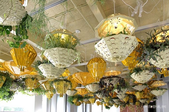 几何室内悬挂式花园点亮芝加哥当代艺术博物馆