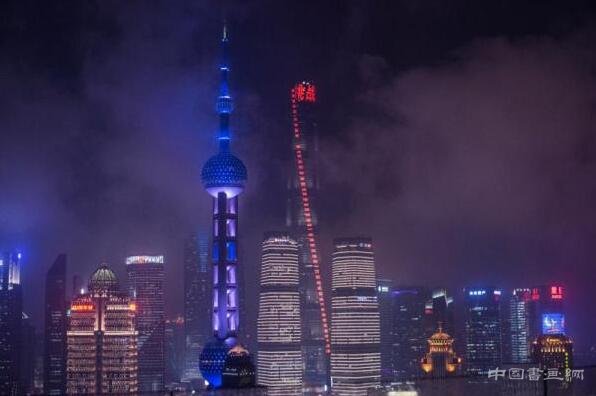 “以色列蓝”点亮东方明珠