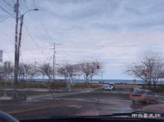 超写实主义油画：天空之下漫无经心