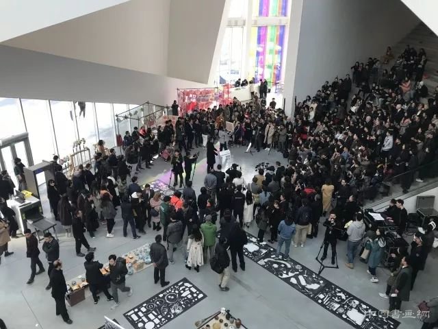 邱志杰：追忆者的共同体