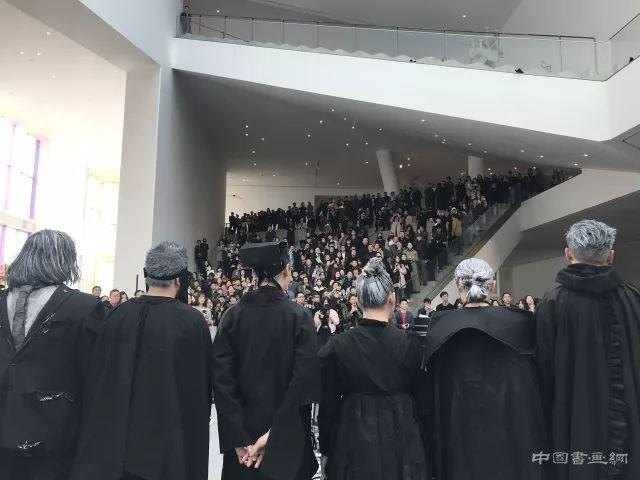 邱志杰：追忆者的共同体