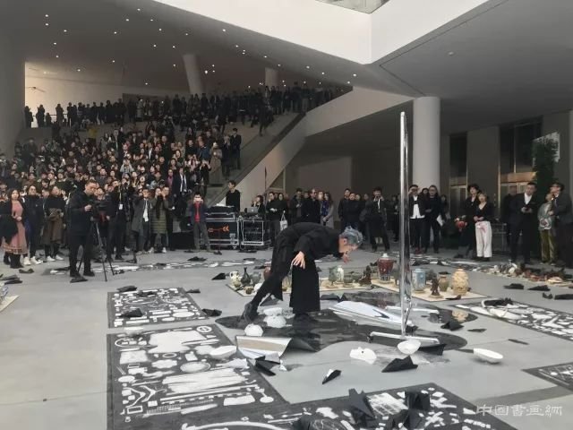 邱志杰：追忆者的共同体