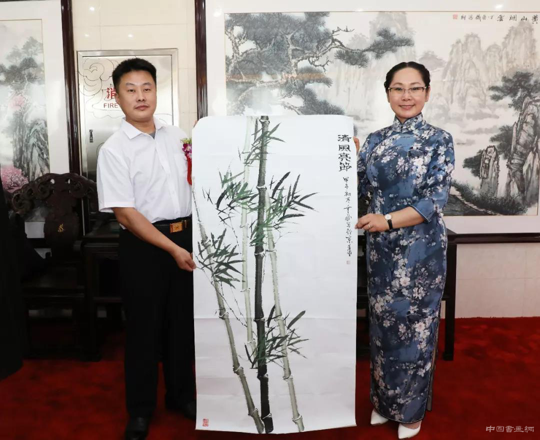 时光无言，信仰有声；壮士未老，宝刀犹锋